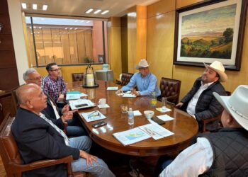 Ante autoridades federales gestiona diputado Venustiano Pérez esquemas para mejorar el precio para el ganado y apoyos para la sequía