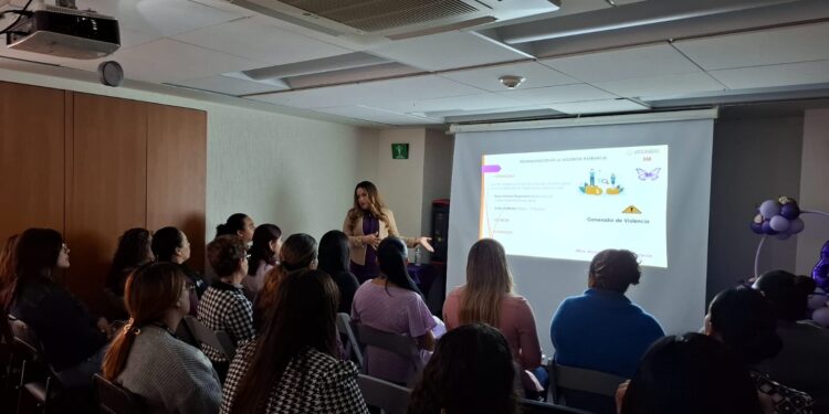  NORMALIZACIÓN DE LA VIOLENCIA PATRIARCAL TEMA IMPARTIDO POR LA PGJE A MUJERES DEL SAT