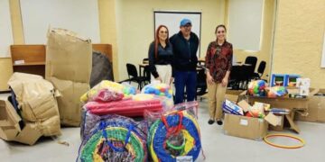 Recibe Dirección de Educación material lúdico para bibliotecas de Los Cabos