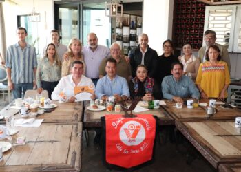 Se reúne oficial mayor con Grupo Madrugadores de Cabo San Lucas; destaca compromiso con la transparencia