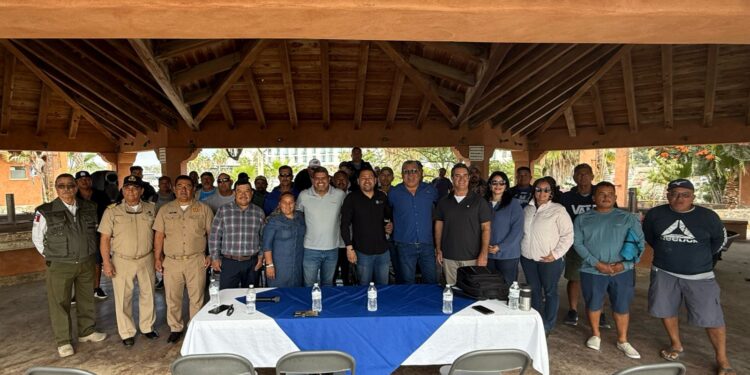 Por primera vez, pescadores pueden tramitar licencia de mar en Los Cabos