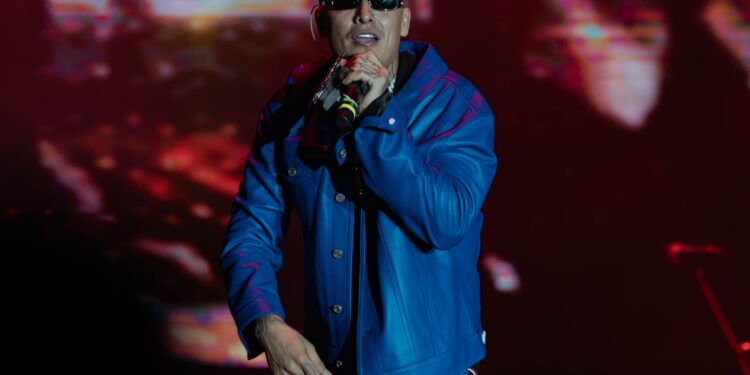 40 mil personas se dieron cita para escuchar al rapero cabeño Alemán en el gran cierre de las Fiestas Tradicionales San José del Cabo 2025