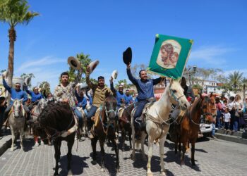 Encabeza alcalde Christian Agúndez cabalgata de las Fiestas Tradicionales San José del Cabo 2025 