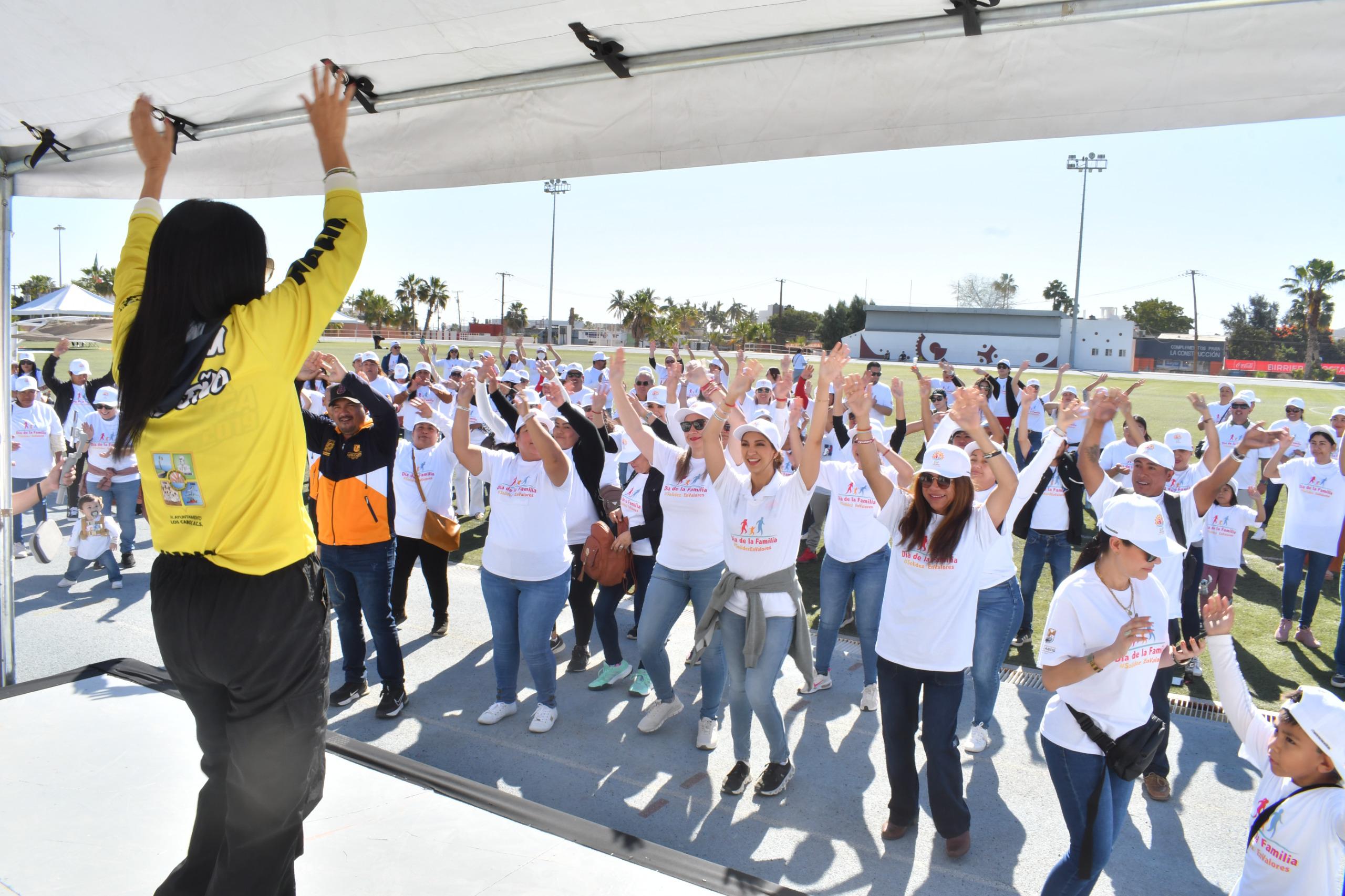 Celebran Día de la Familia con actividades recreativas y deportivas en Cabo San Lucas