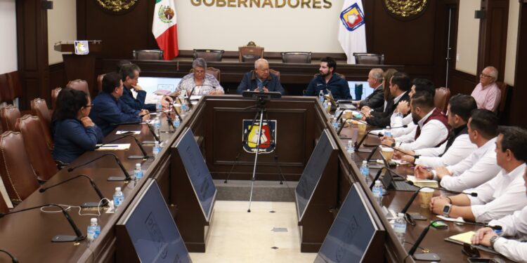 Llama Víctor Castro a SETUE y API a seguir respondiendo a la ciudadanía 