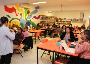 Con la entrega de plazas a docentes, fortalecen la atención en escuelas públicas