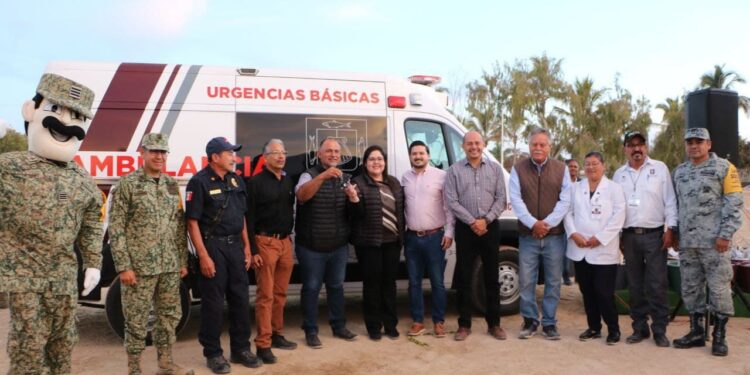 Entrega Gobierno del Estado ambulancia a la comunidad de Todos Santos