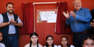 Arranca Víctor Castro, el programa “Escuelas con Cambio” en Los Cabos