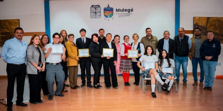 MULEGÉ IMPULSA EL TALENTO JUVENIL EN EL CONCURSO MUNICIPAL DE ORATORIA 2025