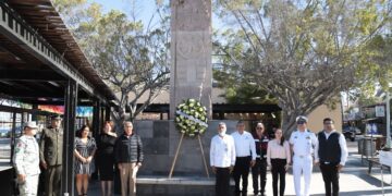 Realizan ceremonia cívica por el aniversario luctuoso de Cuauhtémoc, Emperador Azteca
