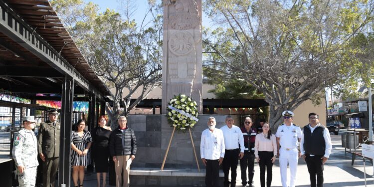 Realizan ceremonia cívica por el aniversario luctuoso de Cuauhtémoc, Emperador Azteca