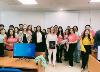 Ayuntamiento de La Paz imparte curso de herramientas digitales a estudiantes de la UTLP