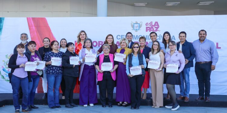 Reconoce Alcaldesa trabajo de las mujeres en labores municipales
