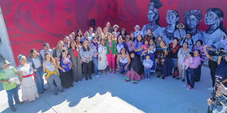 Entrega Milena Quiroga obra del Mercado Étnico, que reconoce la lucha de comunidades indígenas y afromexicanas