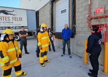 Bomberos de La Paz intensifican inspecciones en comercios para evitar accidentes 