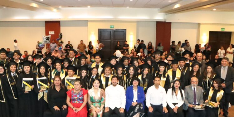 UABCS Los Cabos egresa estudiantes de Derecho y Ciencias Jurídicas