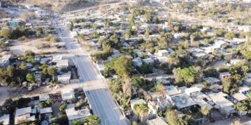 Entrega alcalde Christian Agúndez obras de pavimentación en colonia Vado de Santa Rosa, en San José del Cabo