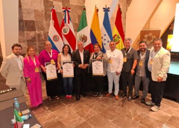 Reconocen a integrantes del Cabildo de Los Cabos como “Consejeros Internacionales por la República Méxicana” 