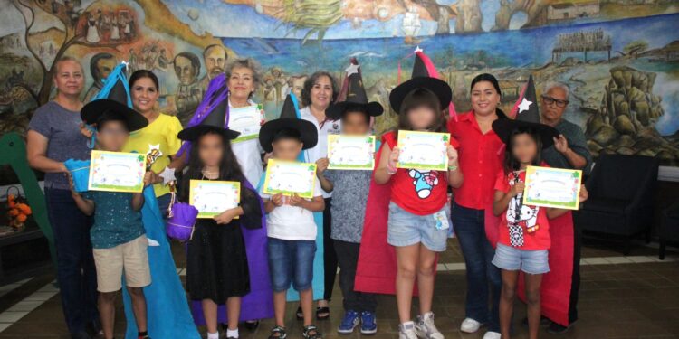 Clausuran taller “En Primavera la Biblioteca te Espera 2025” en Cabo San Lucas
