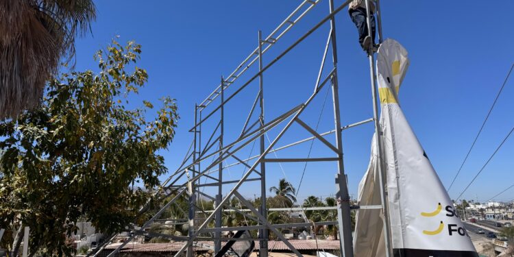 Retiran espectacular por incumplir reglamento en San José del Cabo
