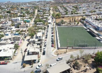 Entrega alcalde Christian Agúndez obras de pavimentación integral en colonia Lomas de Rosarito