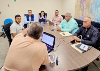 Analizan resultados de encuestas ciudadanas para definir tarifas del transporte de agua en Los Cabos