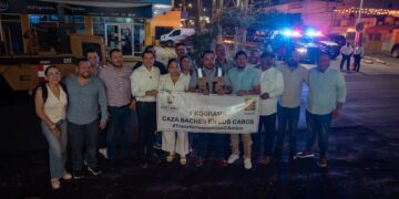 Alcalde Cristian Agúndez supervisa avance de reencarpetado en la avenida Leona Vicario en Cabo San Lucas
