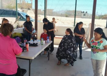 Realizan jornada gratuita de corte de cabello en colonia Tierra y Libertad, en Cabo San Lucas