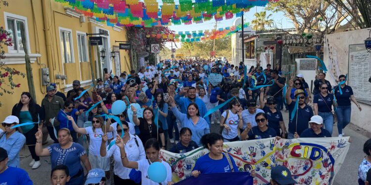Realizan marcha en San José del Cabo con motivo del Día Mundial de la Concientización sobre el Autismo 