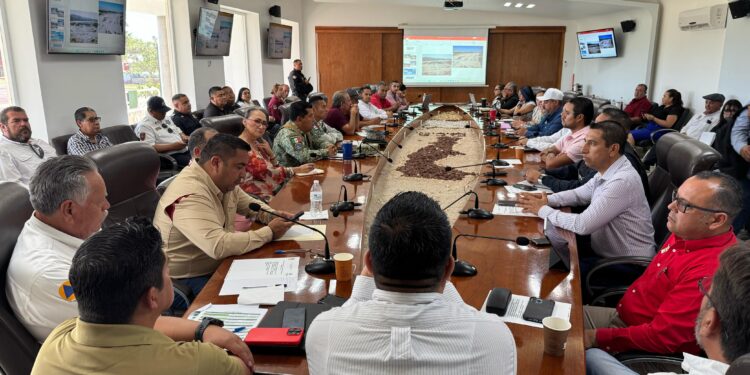 Se coordinan autoridades para proteger a familias de Los Cabos durante temporada de huracanes