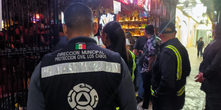 Realizan operativo en bares y centros nocturnos de Cabo San Lucas 