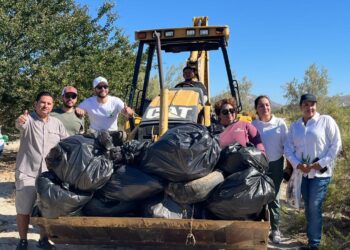 Retiran basura en arroyos colindantes con el Estero de San José del Cabo