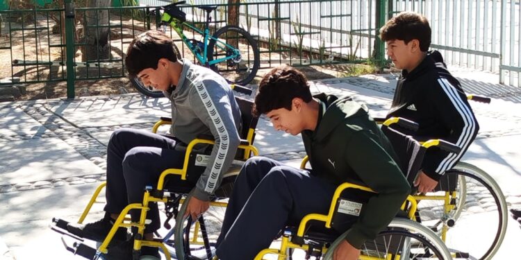 Participan estudiantes del CONALEP en taller de sensibilización para la atención de personas con discapacidad