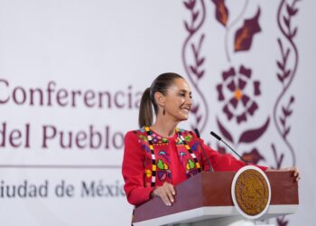 Reconoce la presidenta Claudia Sheinbaum al gobernador de BCS por la reapertura del camino costero de Cabo del Este