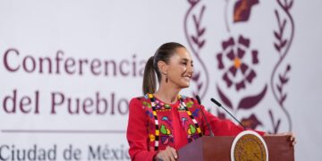 Reconoce la presidenta Claudia Sheinbaum al gobernador de BCS por la reapertura del camino costero de Cabo del Este