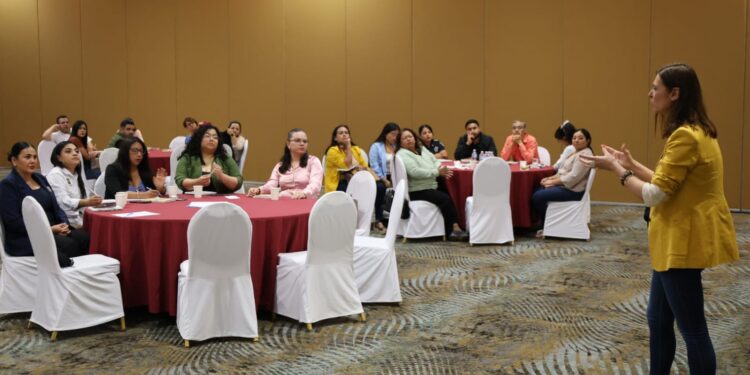 Concluyen actividades sobre democracia familiar en juventudes