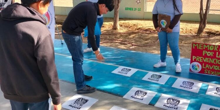 Llevan consultas amigables a escuelas secundarias de la entidad