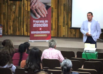 Finalizan curso para cuidadoras y cuidadores de adultos mayores