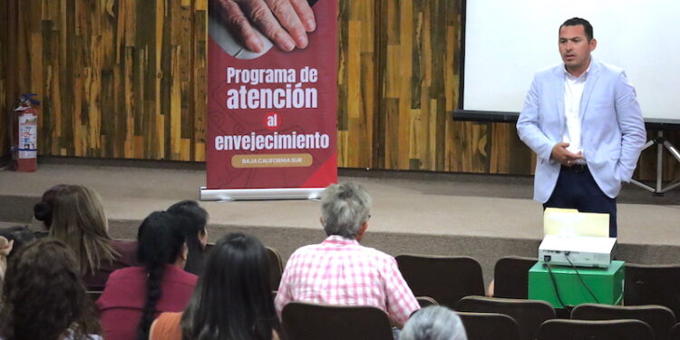 Finalizan curso para cuidadoras y cuidadores de adultos mayores