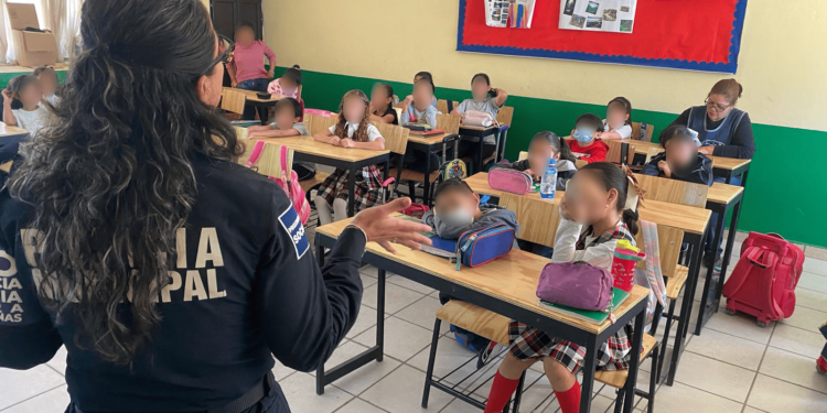 Acerca la policía cibernética, pláticas preventivas a planteles educativos