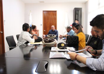 A INVESTIGAR PUNTUALMENTE LAS DENUNCIAS PRESENTADAS POR DELITO DE FRAUDE CONTRA INMOBILIARIA SE COMPROMETE EL PROCURADOR EN FUNCIONES ANTONIO LÓPEZ RODRÍGUEZ