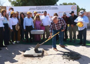 Encabeza Víctor Castro la colocación de la primera piedra de la tercera Escuela de Turismo de la CROC en el estado
