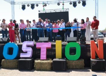 Inaugura Castro Cosío, la cuarta edición del Festival Gastronómico del Ostión en Santo Domingo