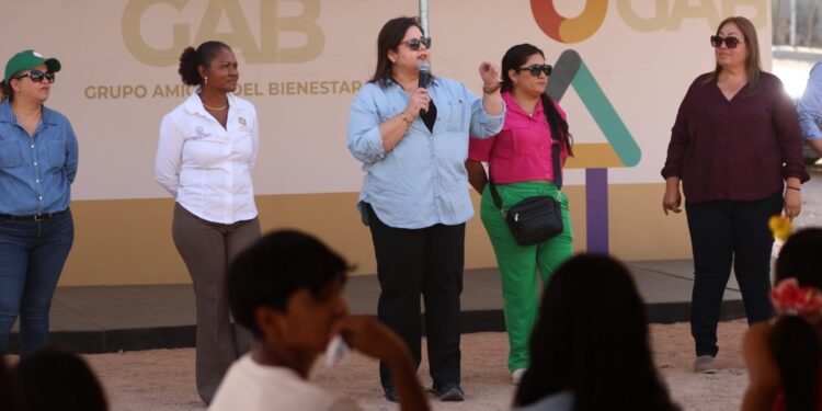 Festeja GAB de la SGG a niñas y niños de Ampliación Vista Hermosa, en La Paz