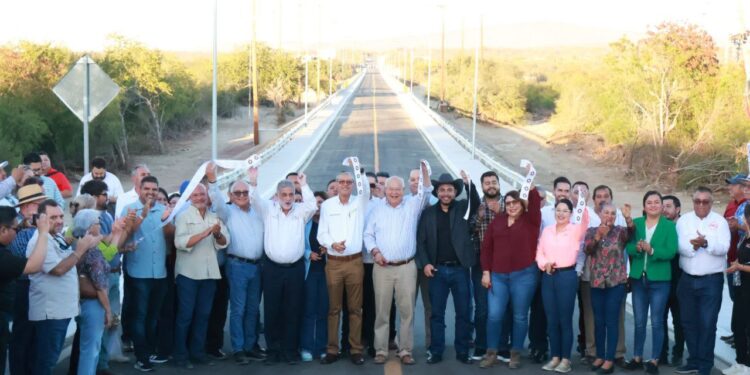 Inaugura Gobernador VMCC nuevo puente en la comunidad de La Ribera