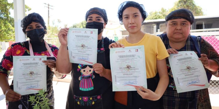 Clausuran curso de Repostería Choyera en la colonia Lázaro Cárdenas