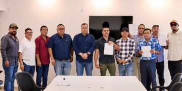 Sostiene Saúl González, encuentro de trabajo con el sector hotelero de Los Cabos y entrega permisos a transportistas