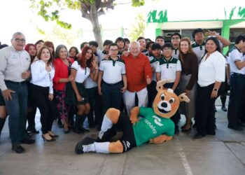 Entrega VMCC, vehículos, mejoramiento y equipamiento escolar en CONALEP por 13 mdp