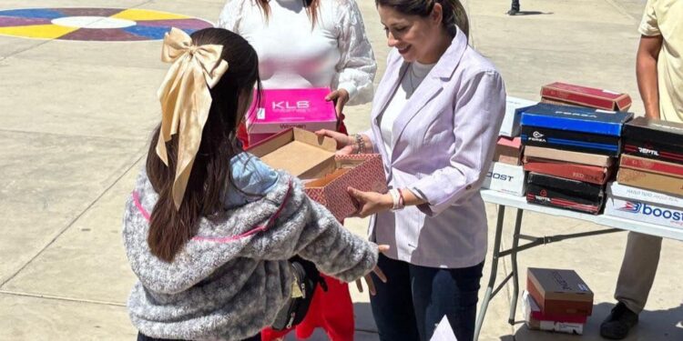 DIF La Paz entrega apoyos sociales en Todos Santos y Pescadero