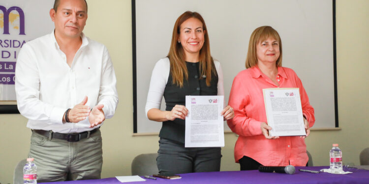 Firma Ayuntamiento de La Paz convenio de colaboración con la Universidad Mundial